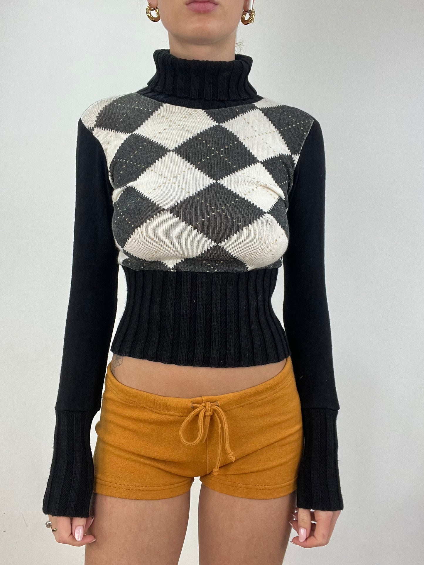 vintage edit six | small black wnd white argyle print cropped jumper