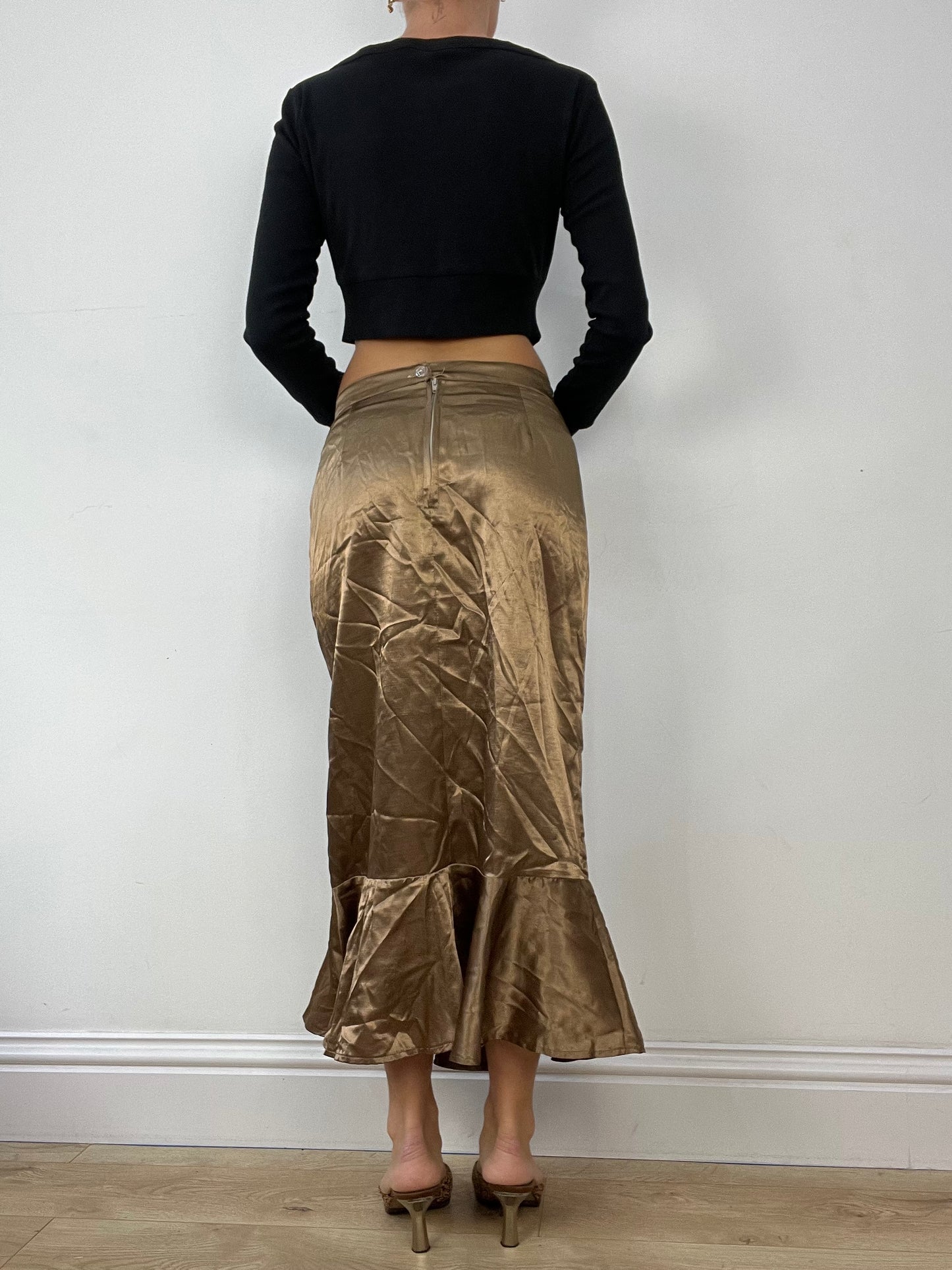 💻 LIBRARIAN CORE | small gold satin maxi skirt