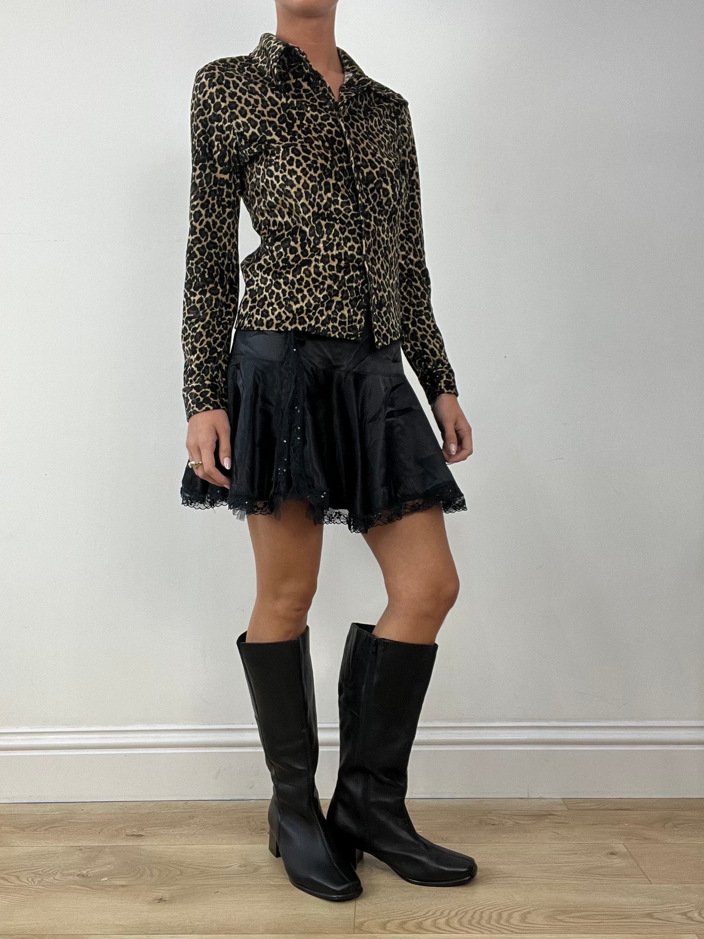 HALLOWEEN | medium brown leopard print long sleeved shirt