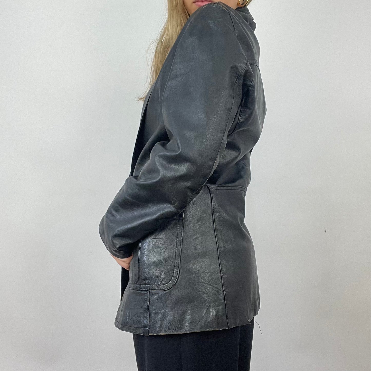 💚 QUIET LUXURY DROP | medium black faux leather blazer jacket