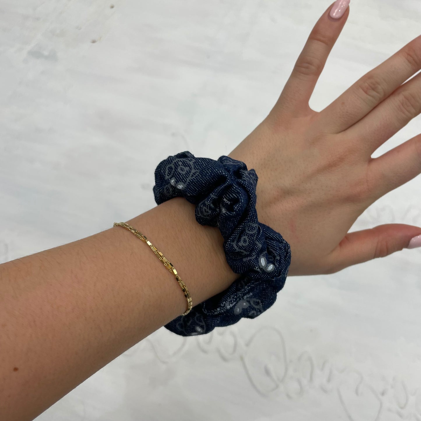 ⭐️ | #5 penguin print blue scrunchie