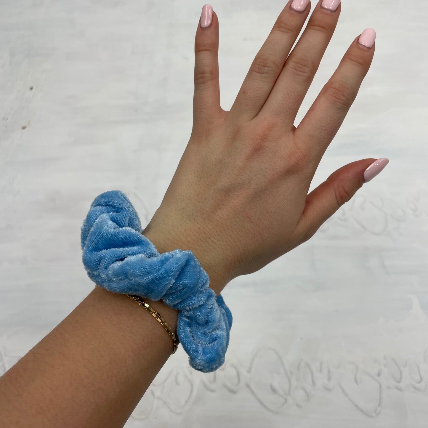 💻⭐️ | light blue velvet scrunchie