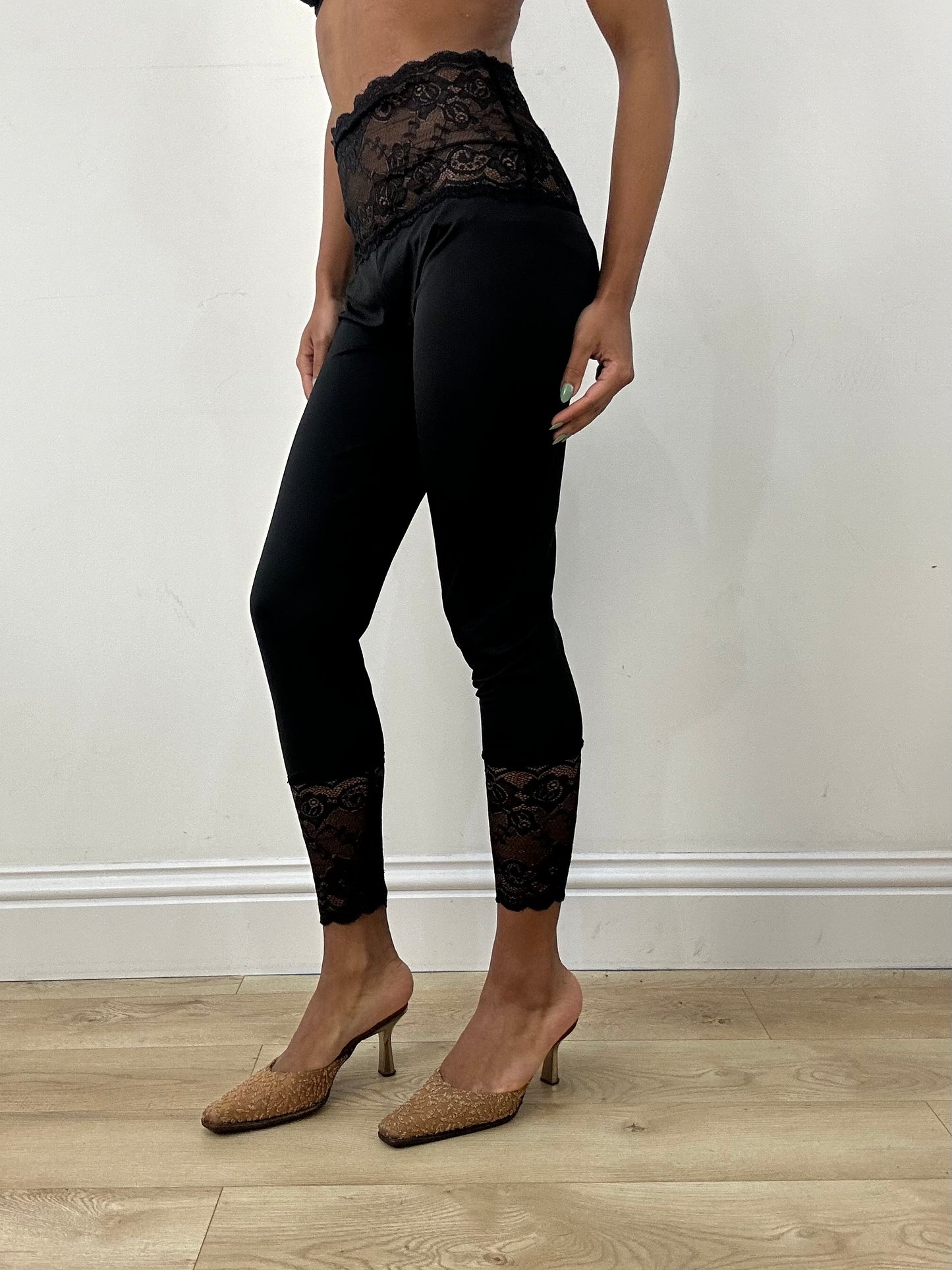 MOB WIFE DROP | small black lace detail leggings