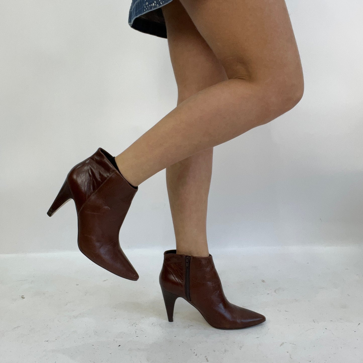 ⭐️90s MINIMALISM DROP | brown heeled boots