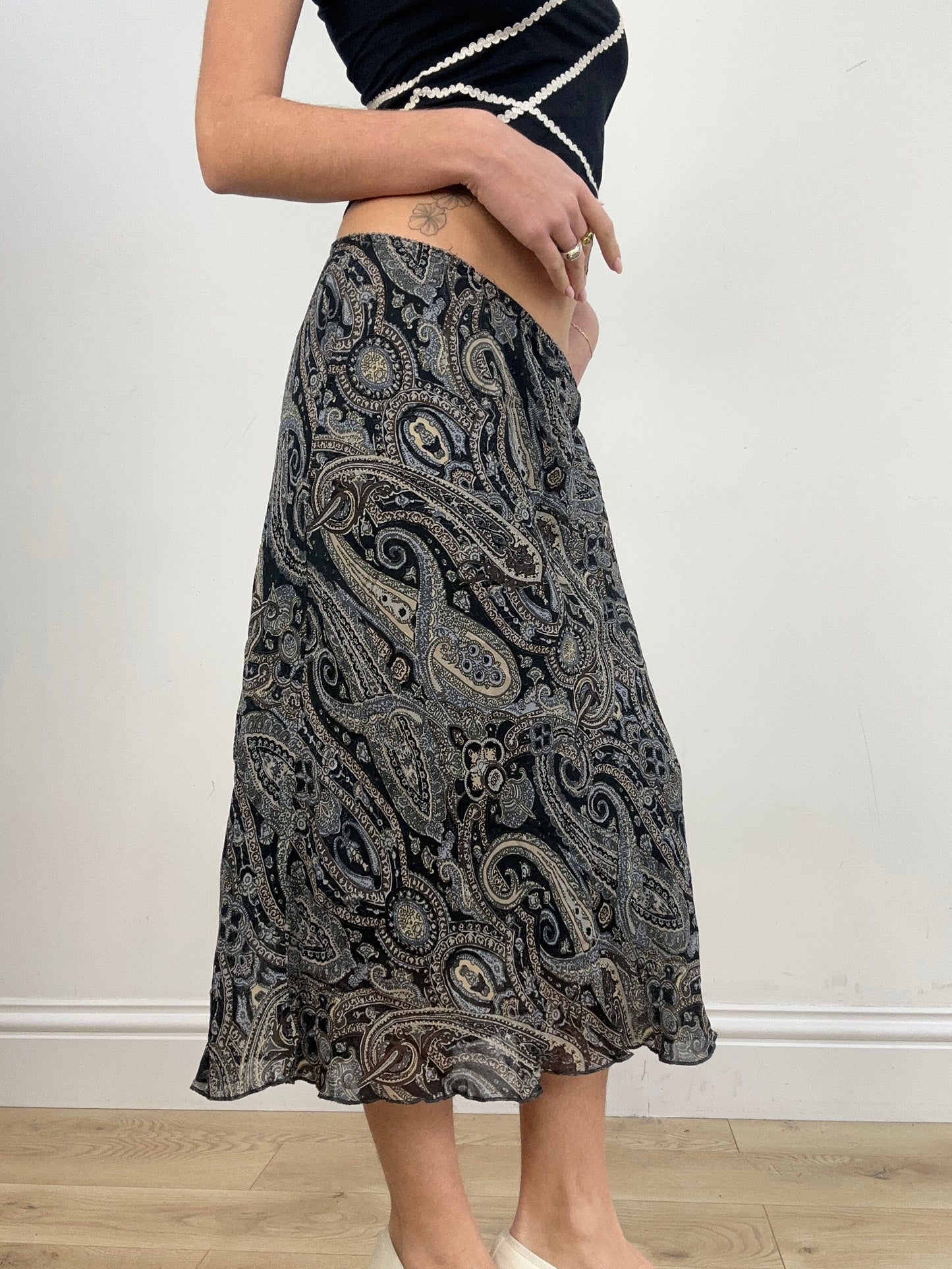 vintage edit six | medium blue paisley print midi skirt