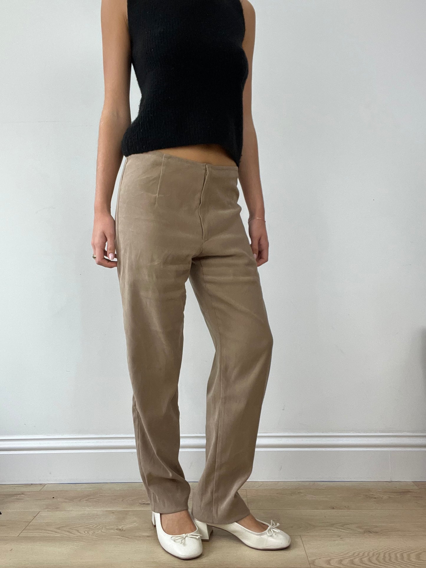 💚BUFFY THE VAMPIRE SLAYER | medium beige straight leg trousers