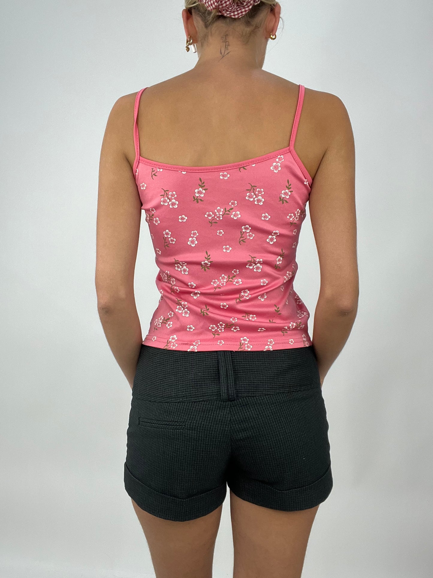 TAYLOR SWIFT DROP | small pink cami with white floral print