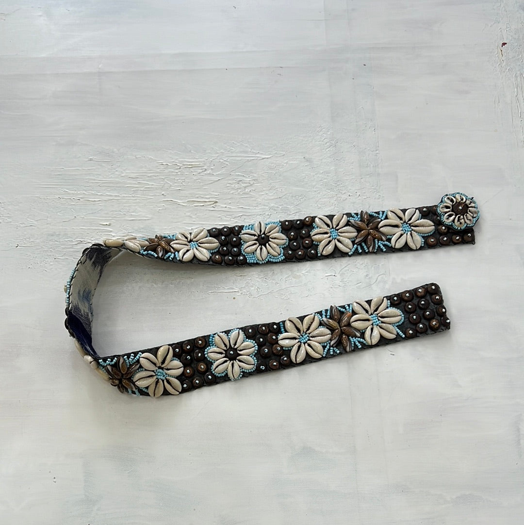 COASTAL GRANDMA DROP | black shell belt