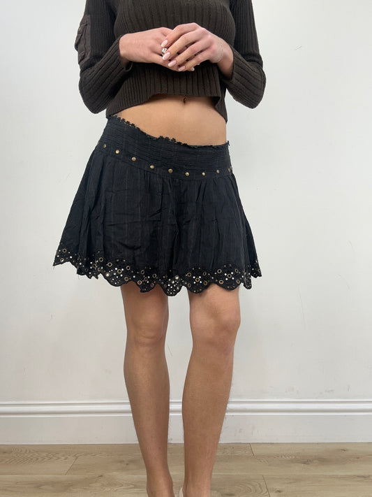 vintage edit six | medium black flowy guess skirt