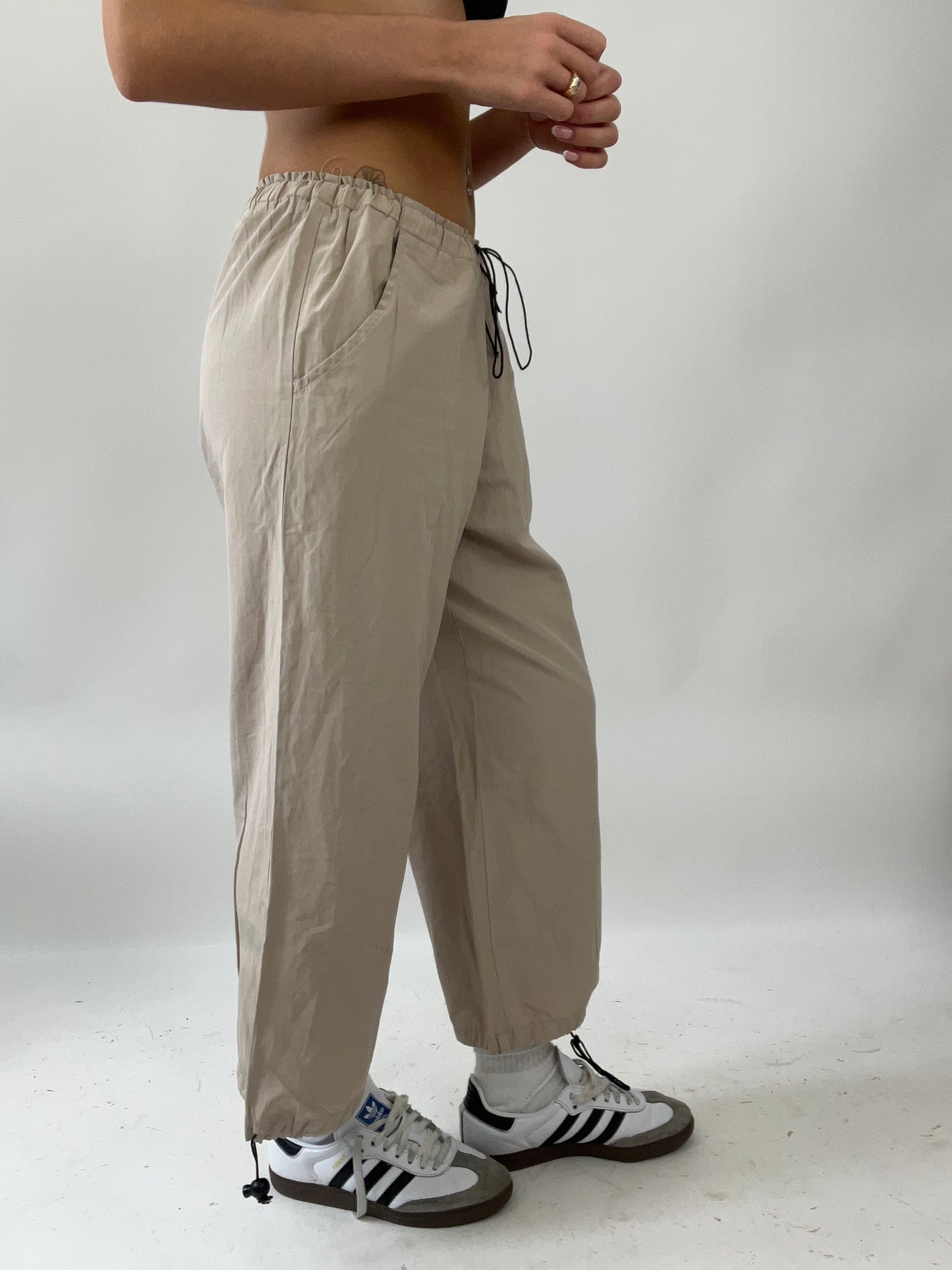 💻EUROS DROP | large beige 3/4 length trousers