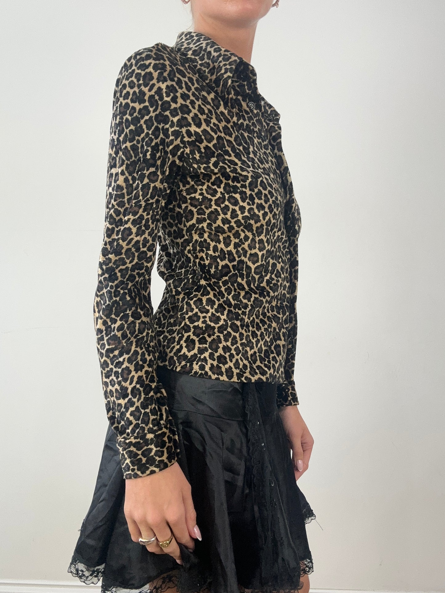 HALLOWEEN | medium brown leopard print long sleeved shirt