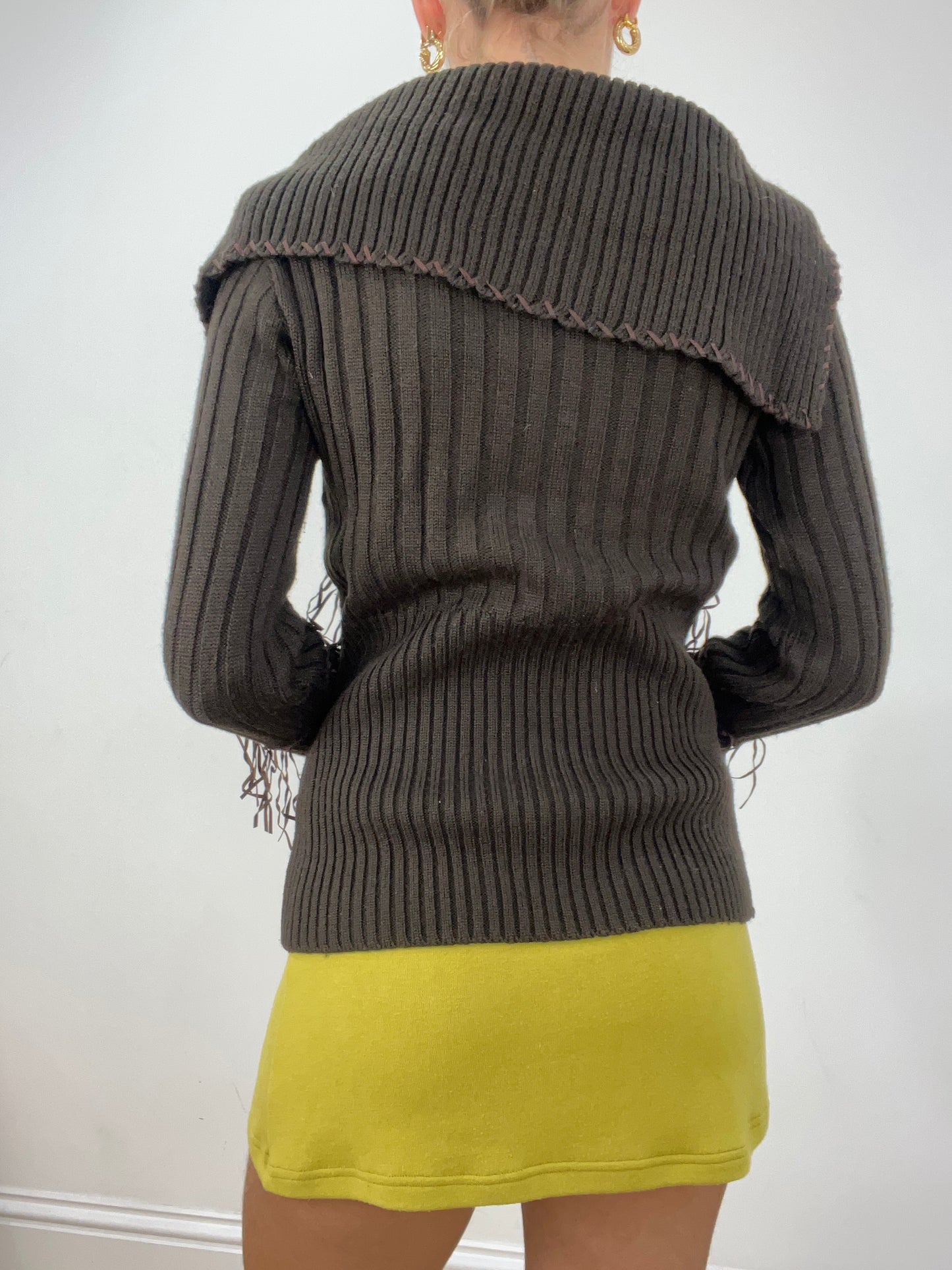 vintage edit four | small brown wide neck ribbed jumper