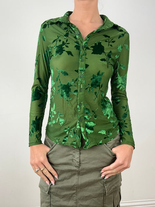 💻HALLOWEEN | medium green long sleeved leaf shirt