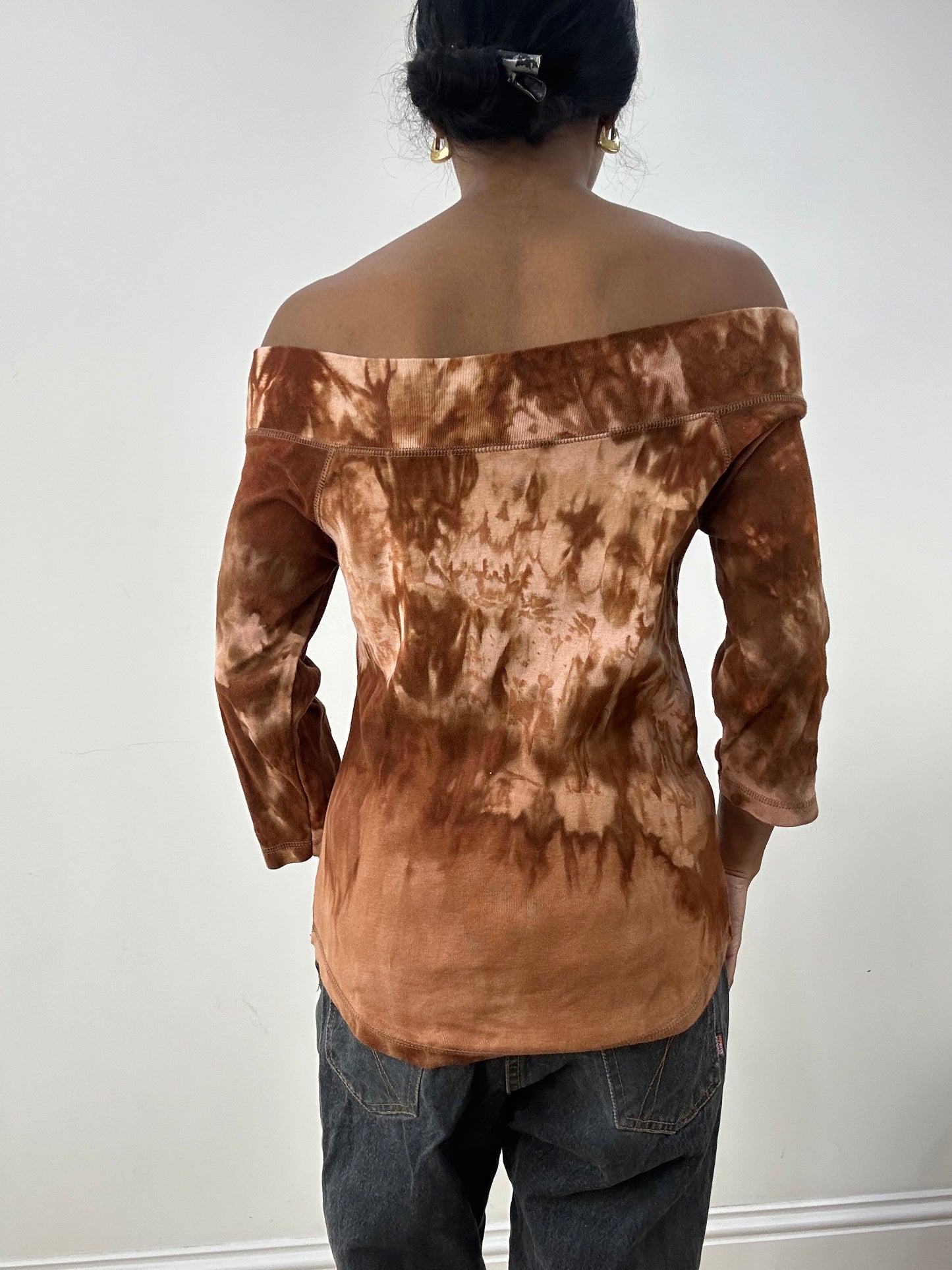 💻 HIPPY CHIC DROP | small brown tie dye off shoulder top