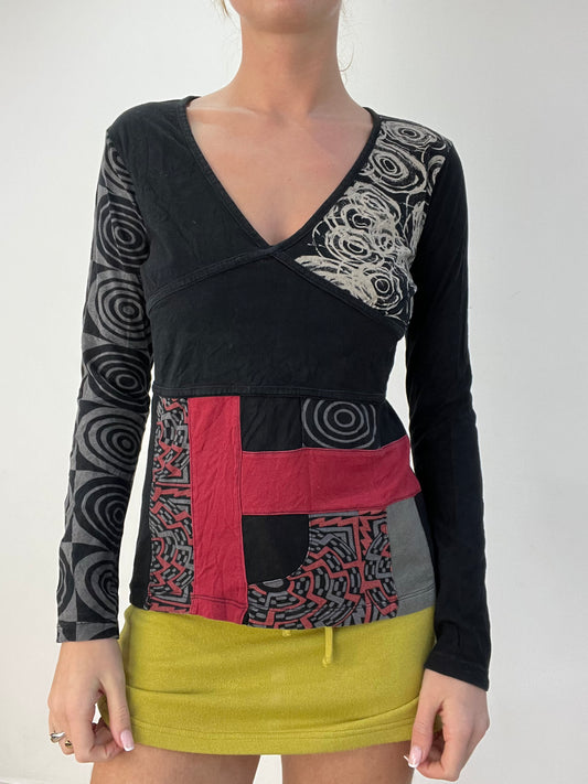 BEST PICKS | small black desigual long sleeved graphic print top