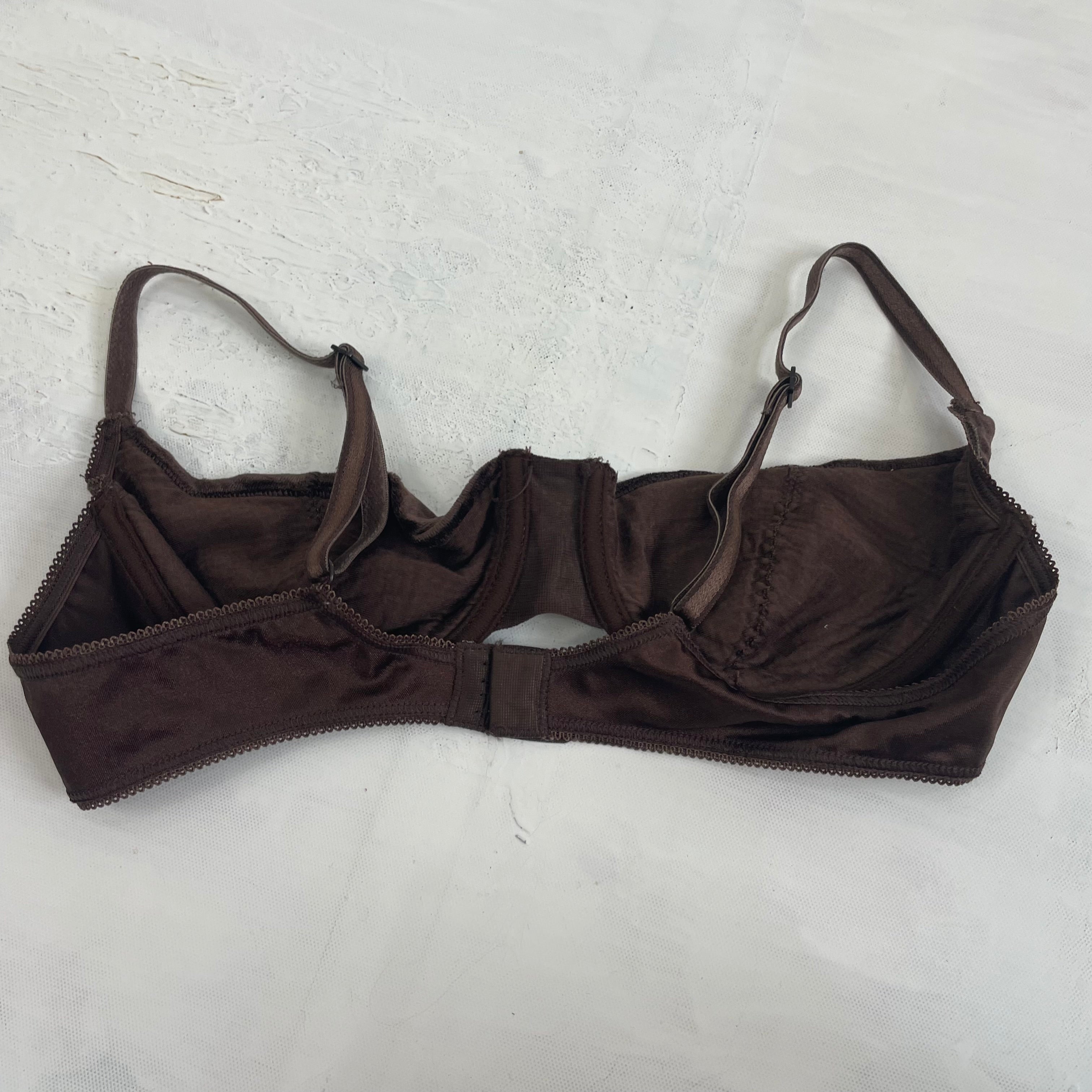 Burgundy Victoria's Secret strapless bra Velvet - Depop