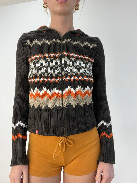 BEST PICKS | small brown and orange knitted zip up jumper