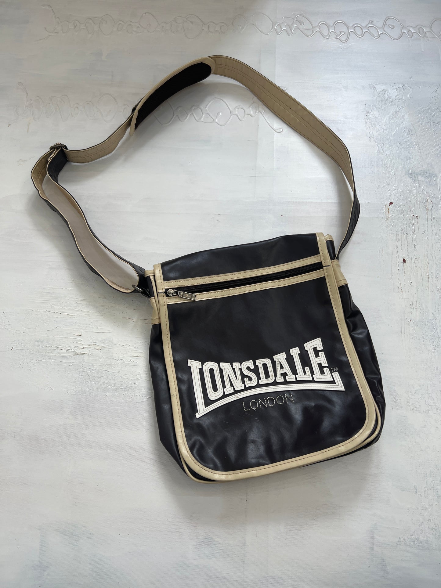 PUB GARDEN DROP | brown lonsdale crossbody bag