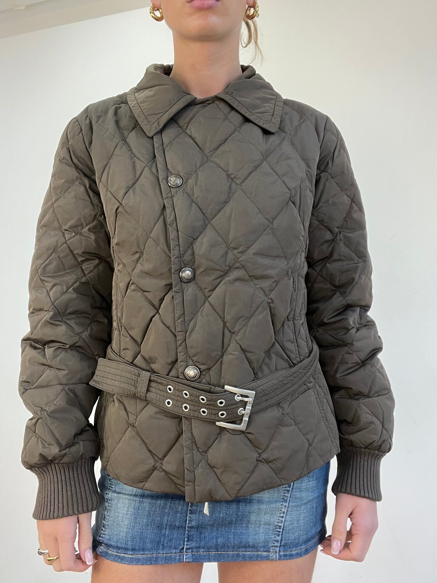 WINTER TRENDS | medium brown puffer jacket with belt