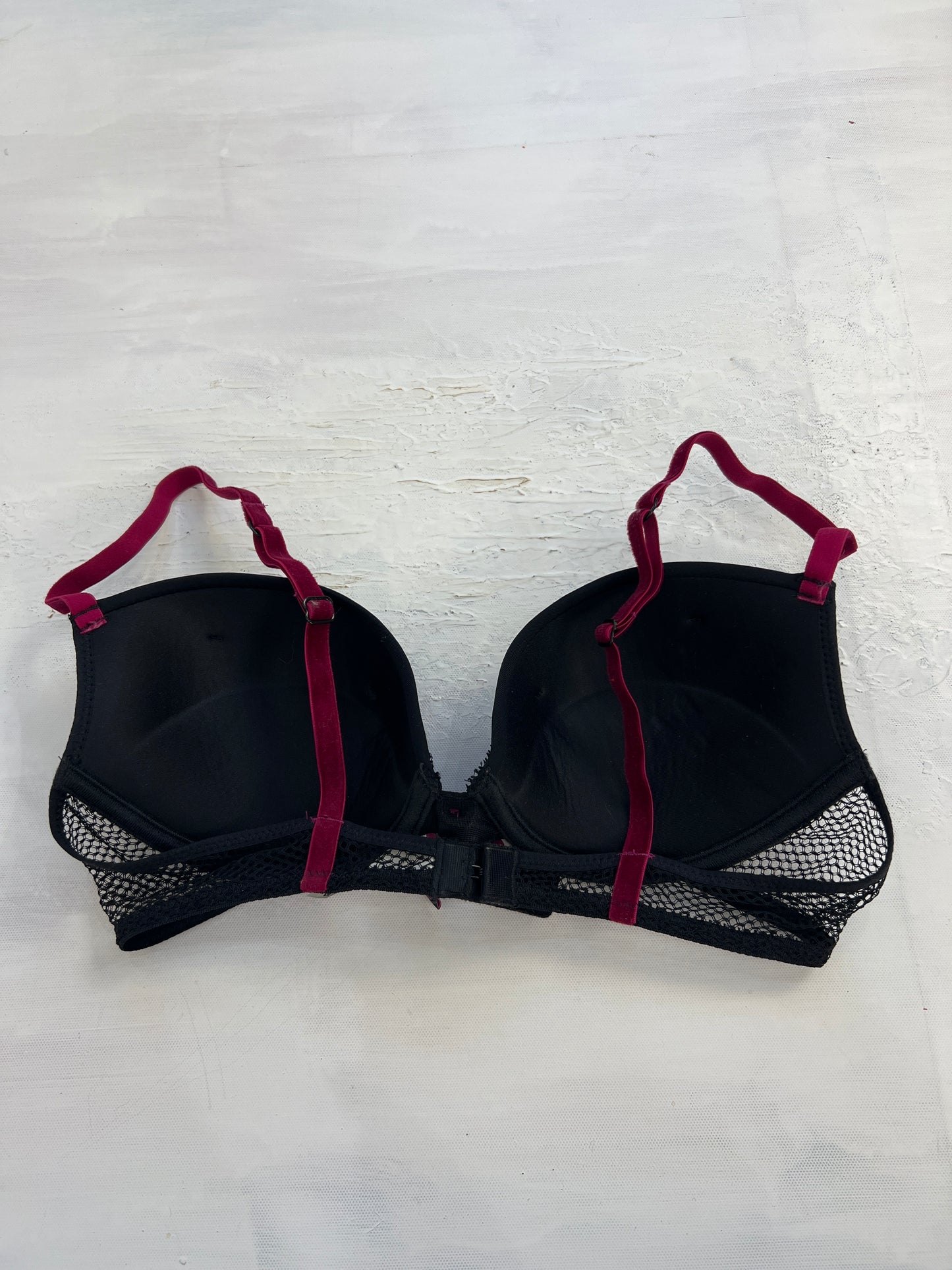 💻 LIBRARIAN CORE | medium black lace bra with pink ribbon