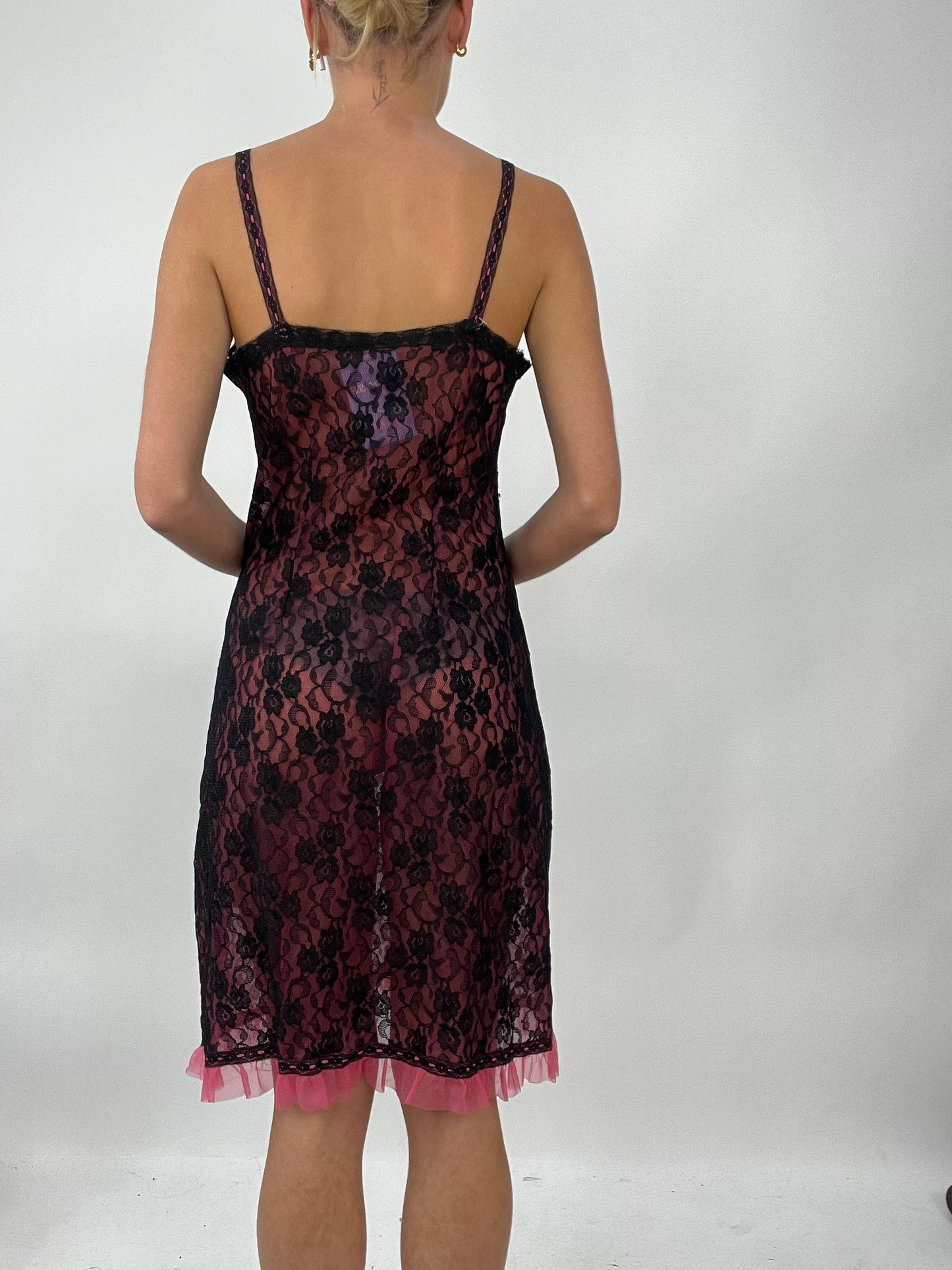 TAYLOR SWIFT DROP | medium pink and black lace maxi dress