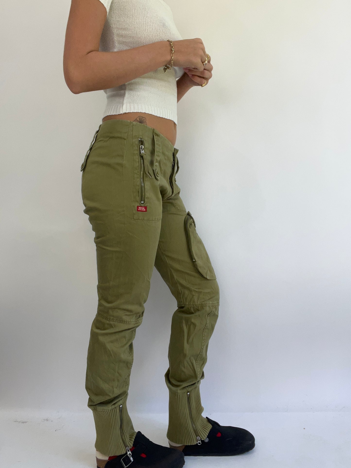 MADELINE ARGY DROP | small khaki green miss sixty trousers