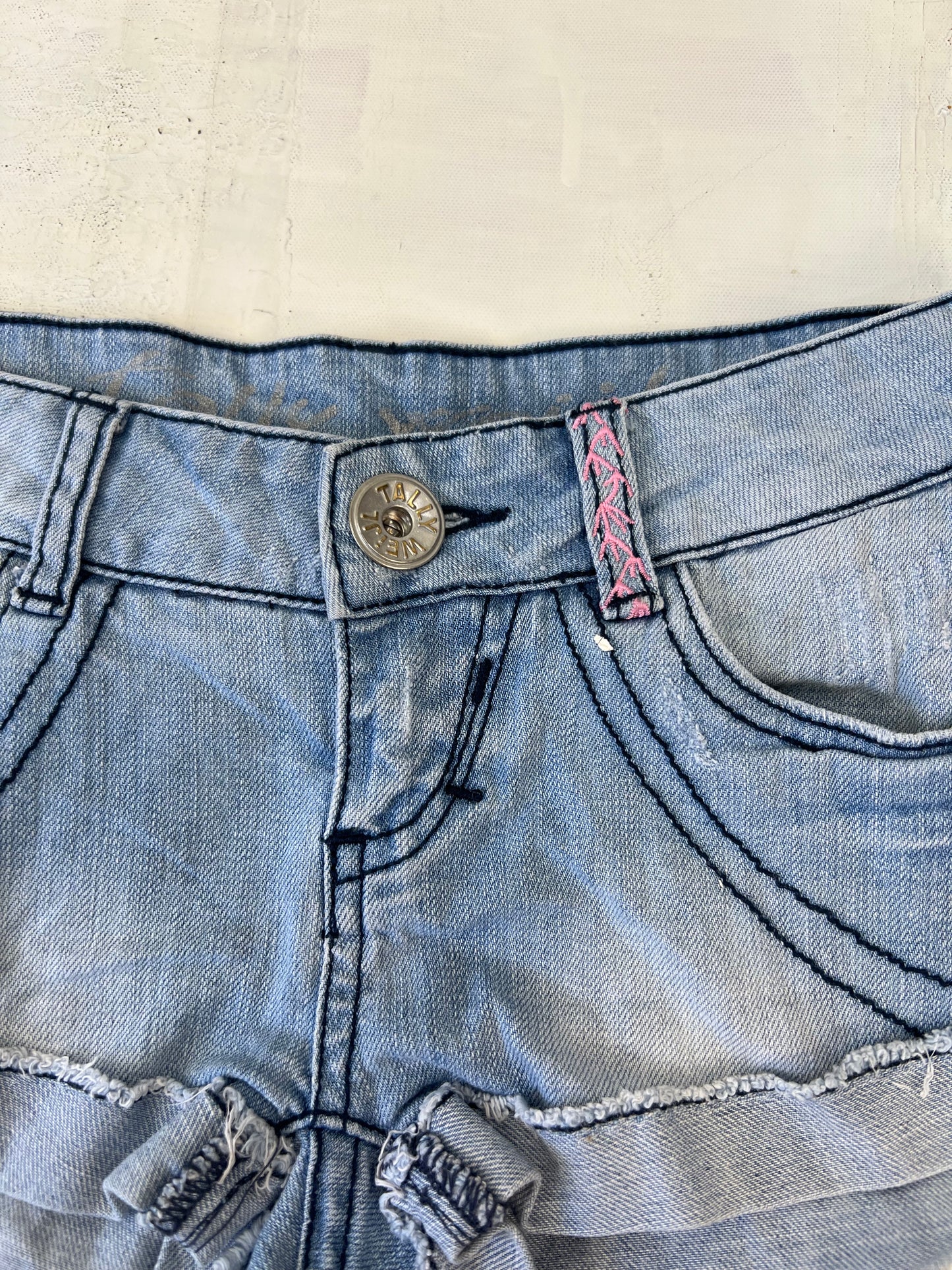 vintage edit thirteen | xxs light wash denim shorts