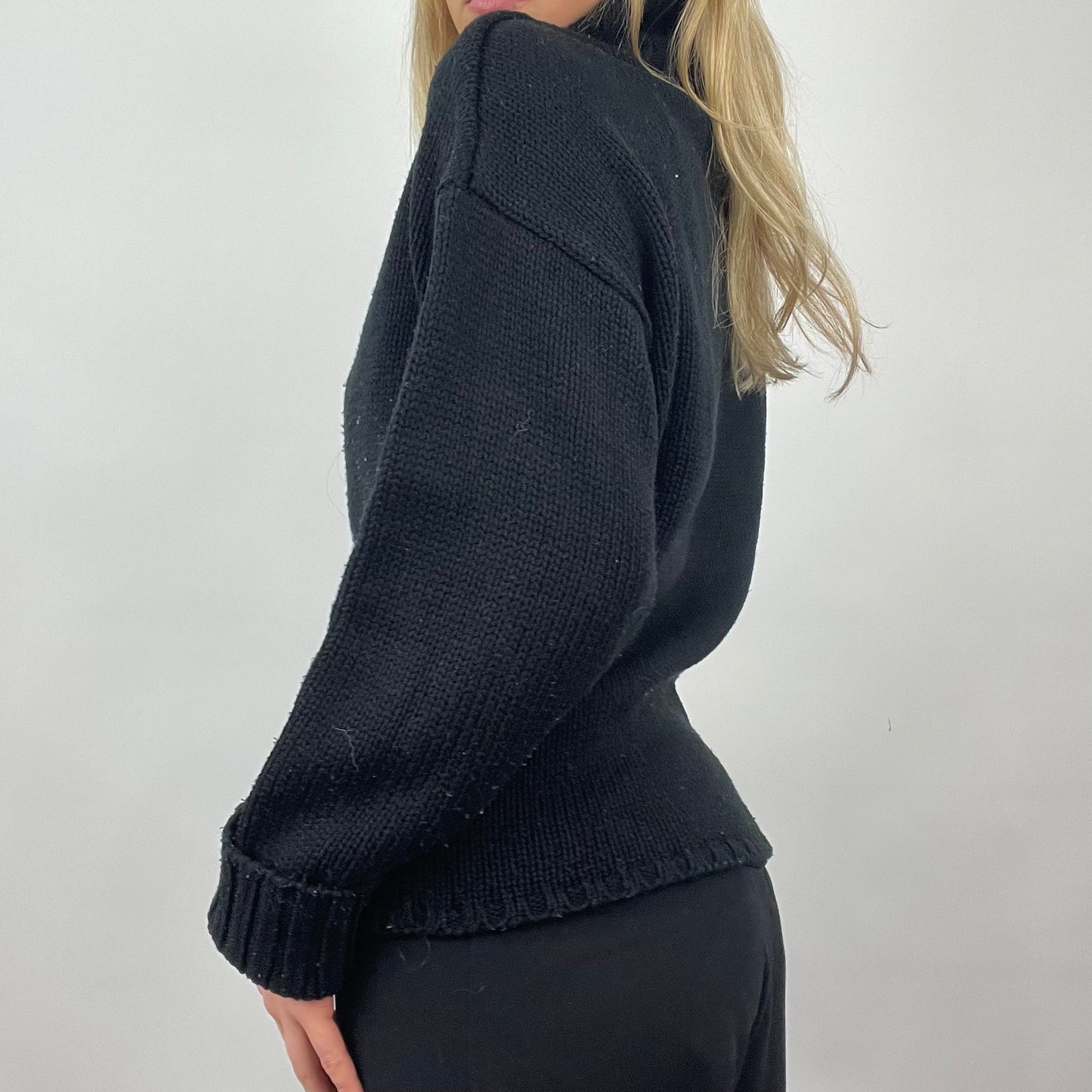 💚 QUIET LUXURY DROP | medium black old label bershka roll neck jumper