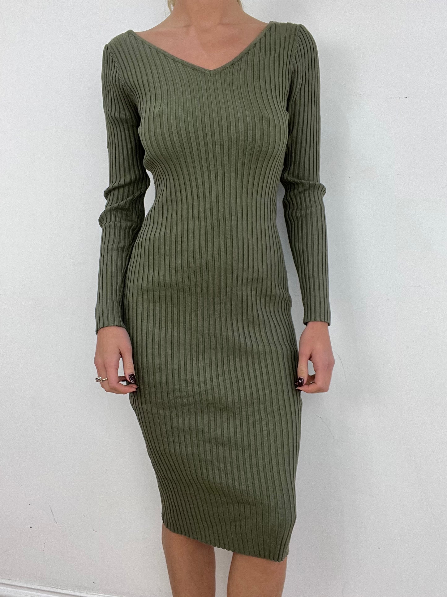 WINTER ESSENTIALS | medium khaki ribbed long sleeved dress