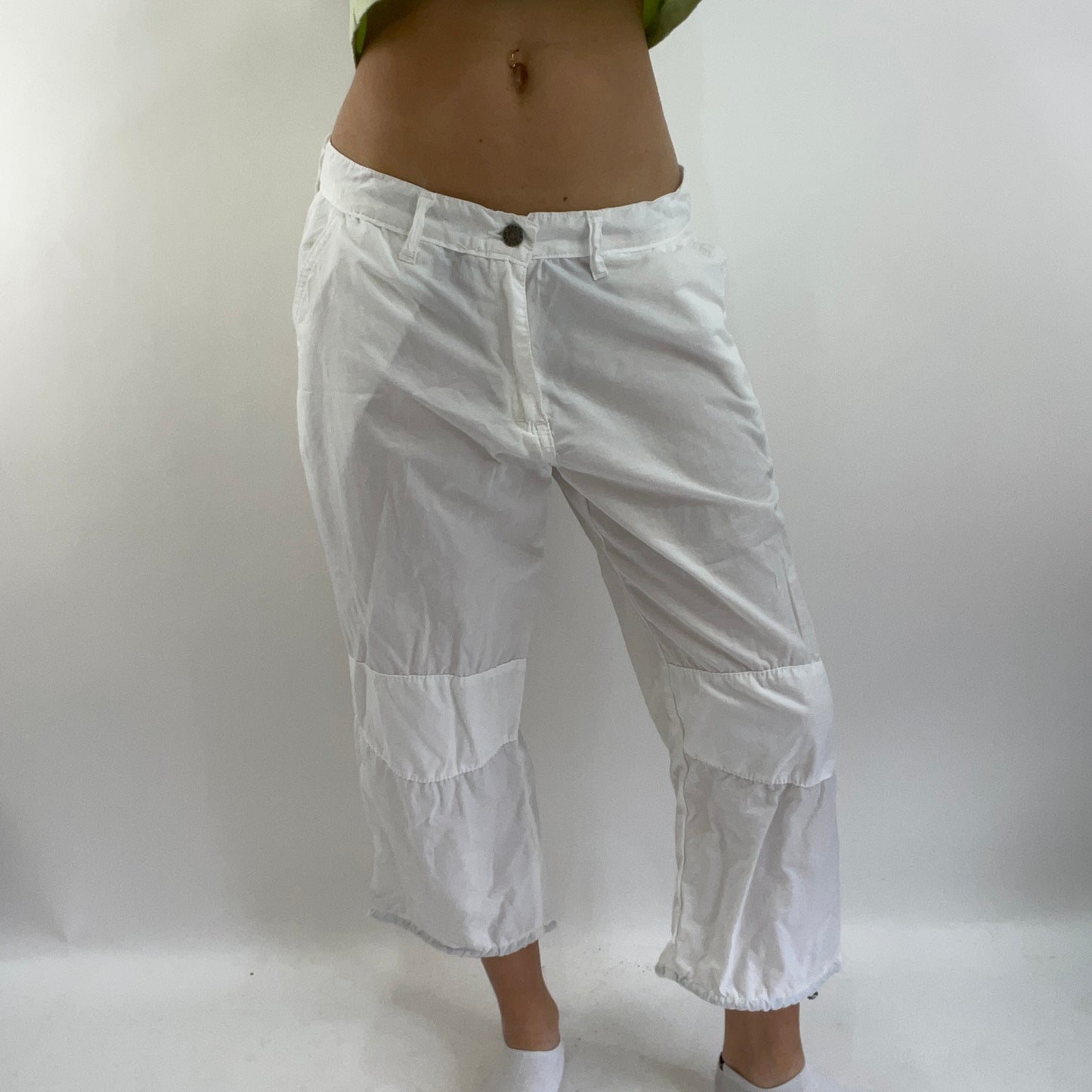 💻💚 DROP 4 | small white 3/4 length cargo trousers