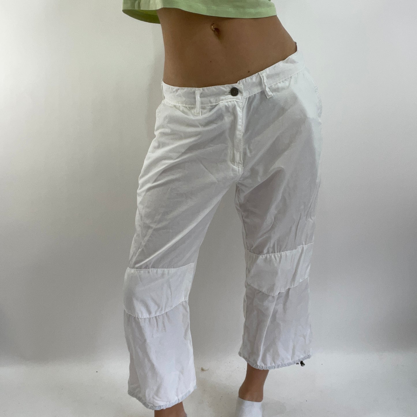 💻💚 DROP 4 | small white 3/4 length cargo trousers