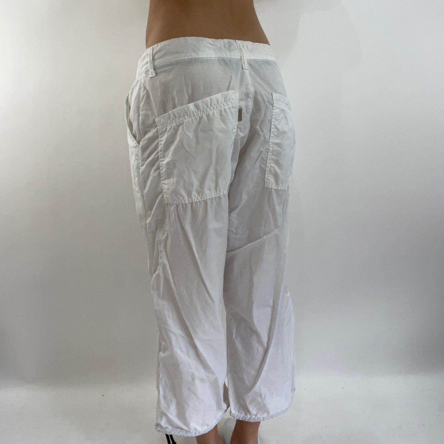 💻💚 DROP 4 | small white 3/4 length cargo trousers