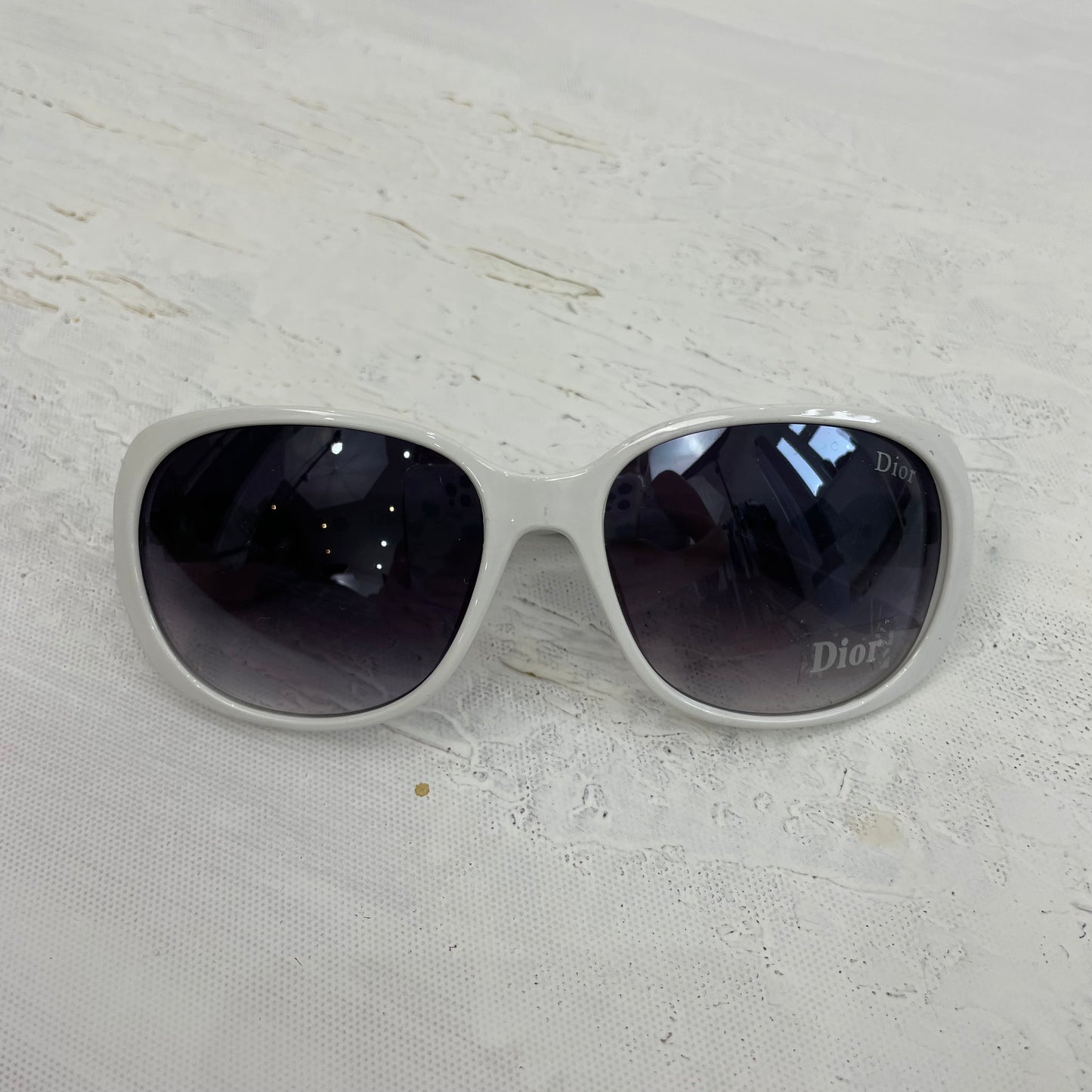 BOAT PARTY DROP | white dior style round sunglasses