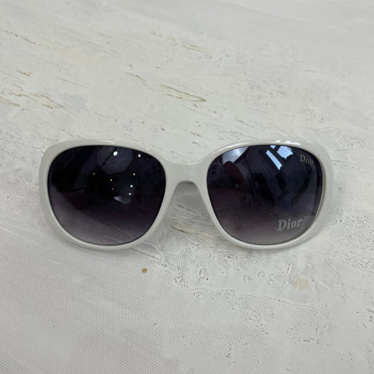 BOAT PARTY DROP | white dior style round sunglasses