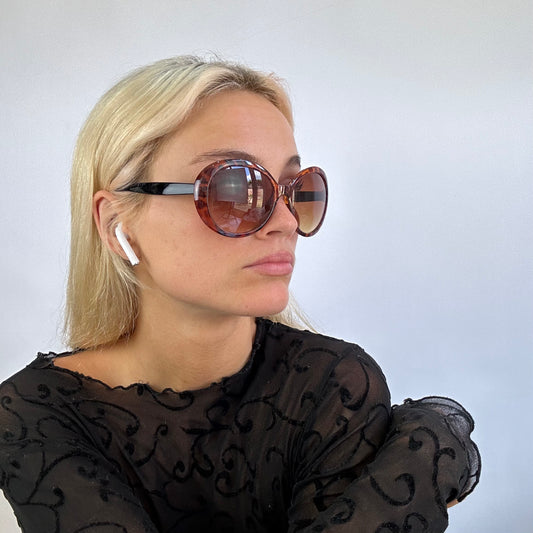 MODEL OFF DUTY DROP | brown round tortoiseshell sunglasses