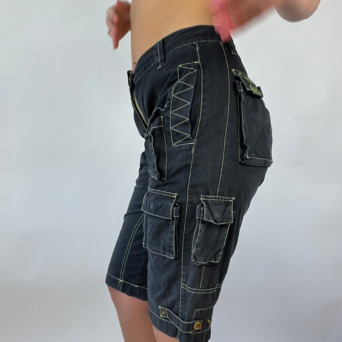 FESTIVAL DROP | black contrast stitch jorts - small