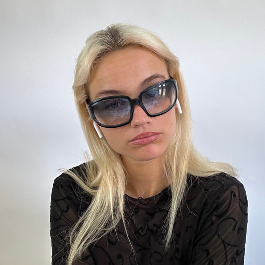 MODEL OFF DUTY DROP | black chanel sunglasses with blue lenses