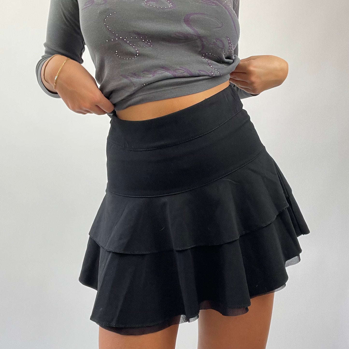 💻MISS REMASS DROP | small black ruffle mini skirt