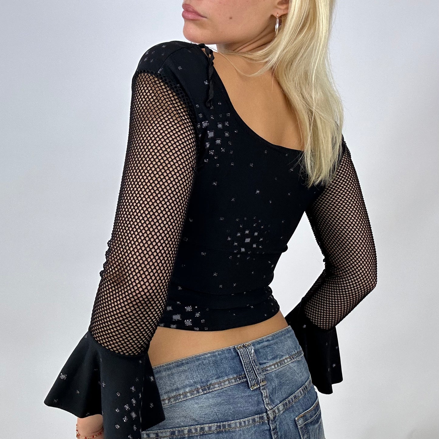 💻 BARBIE DROP - pop star barbie | black fishnet sleeve top - small