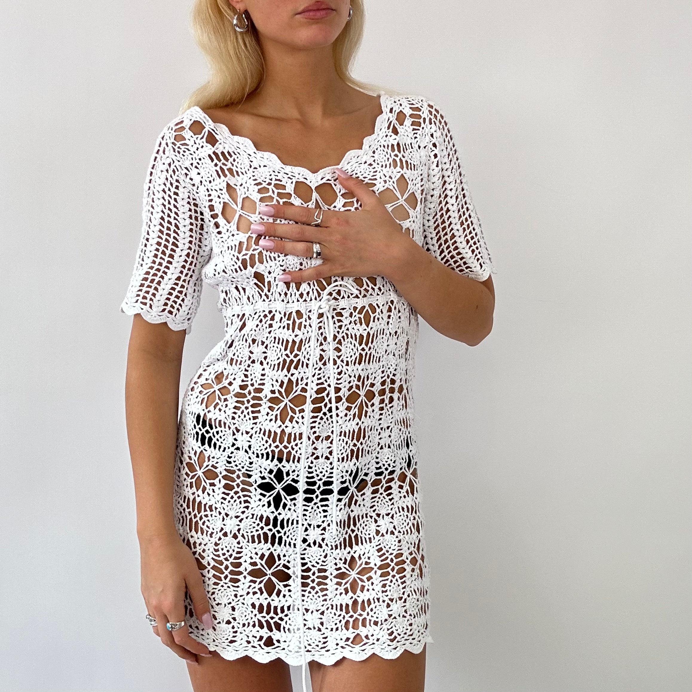 Short white deals crochet dress