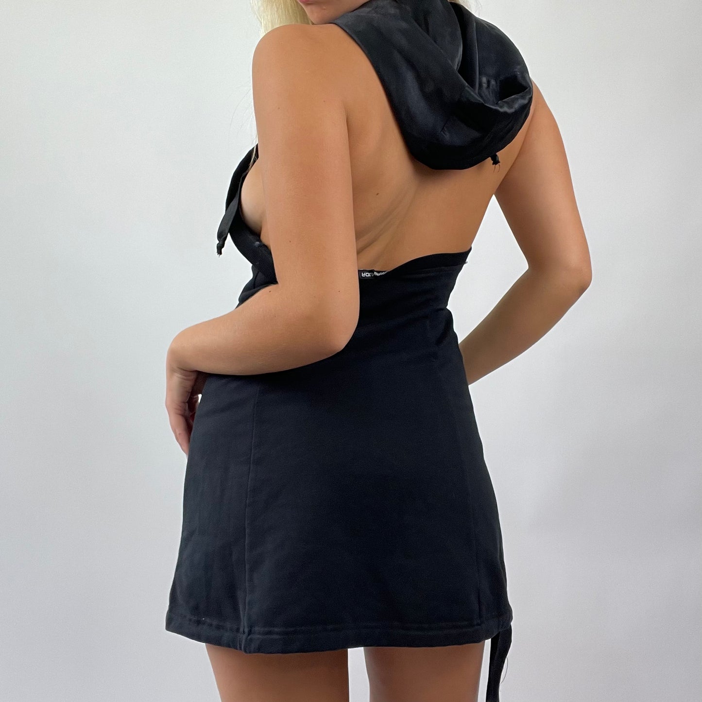 MISS REMASS DROP | small black zip hooded dress