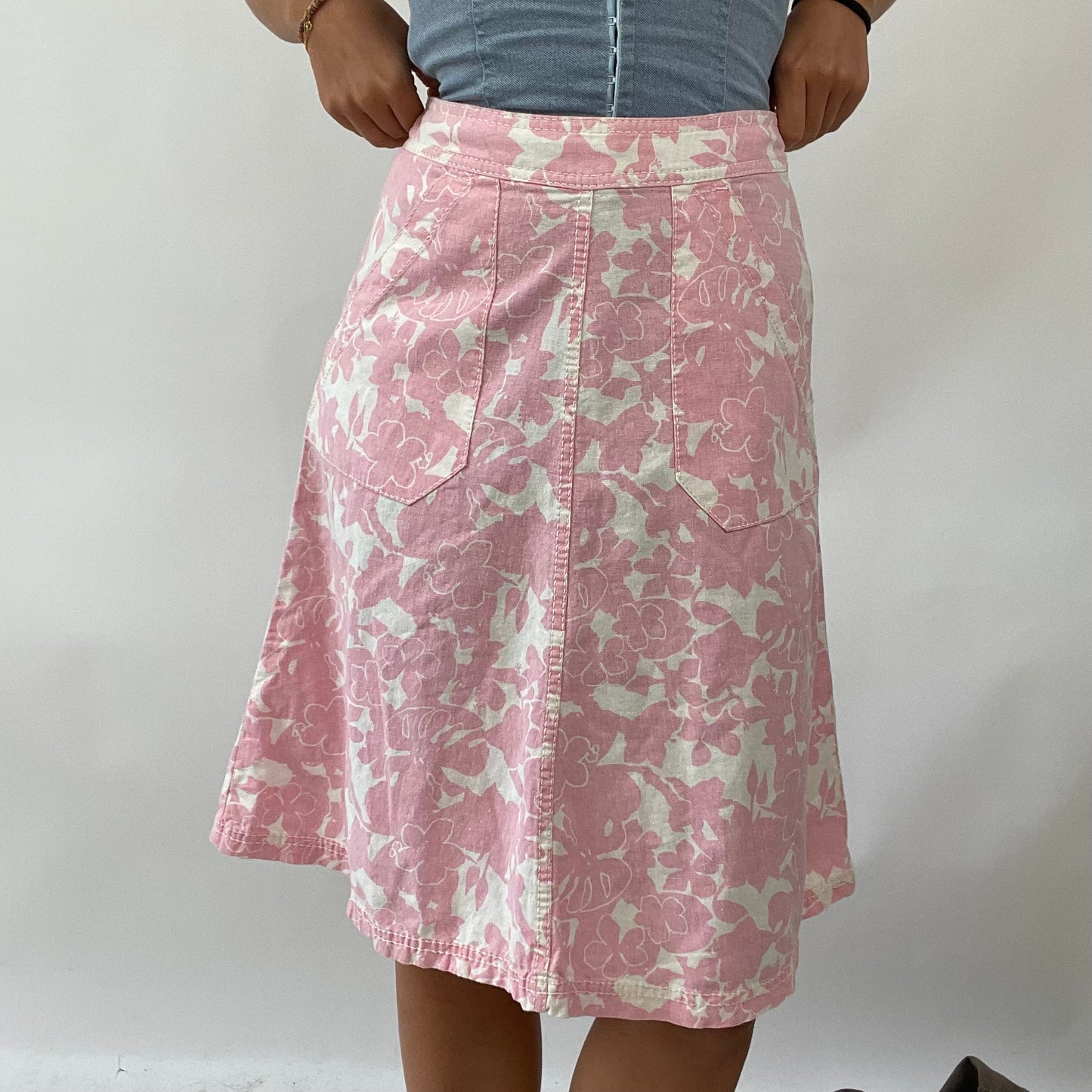 💻BARBIE DROP - flower power barbie | pink floral skirt - size small