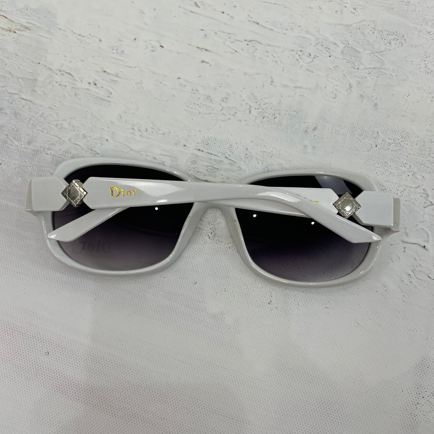 BOAT PARTY DROP | white dior style round sunglasses