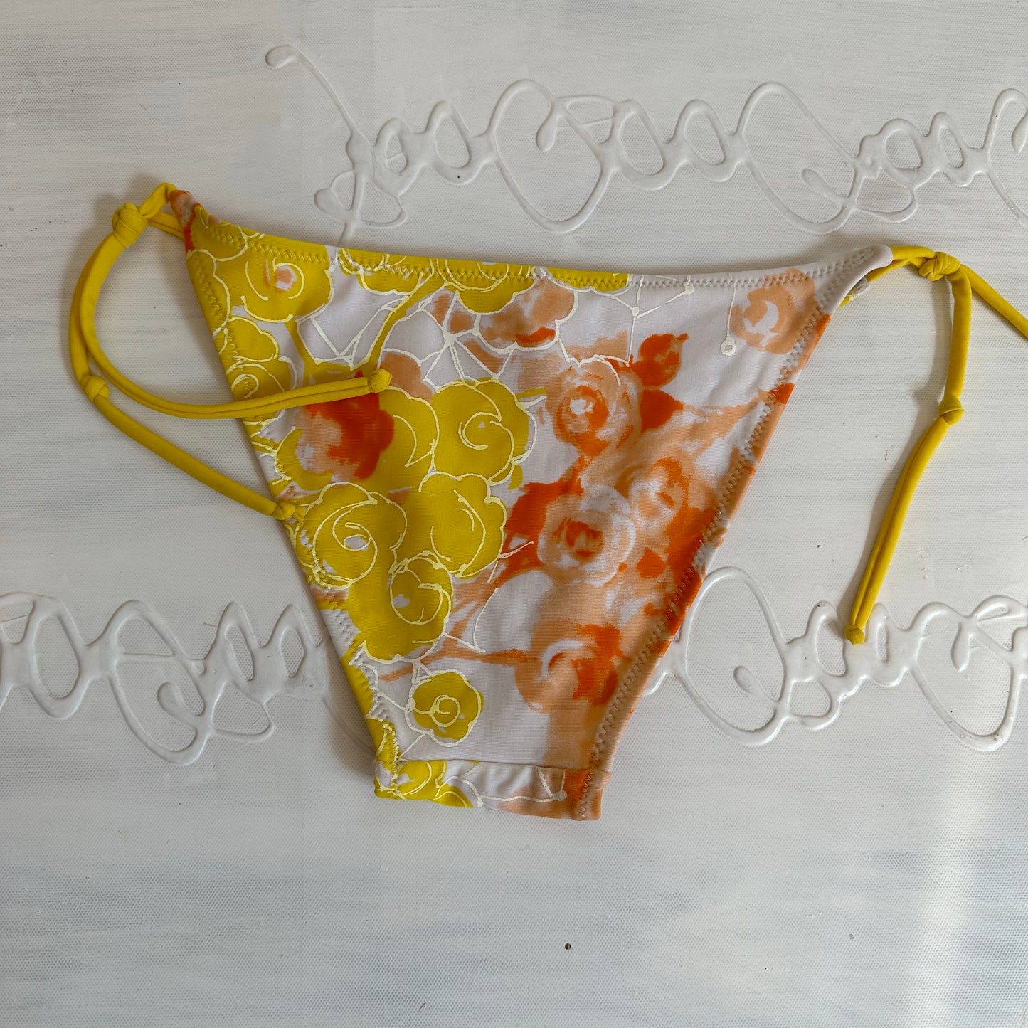 DAINTY DROP | yellow floral bikini bottom - small