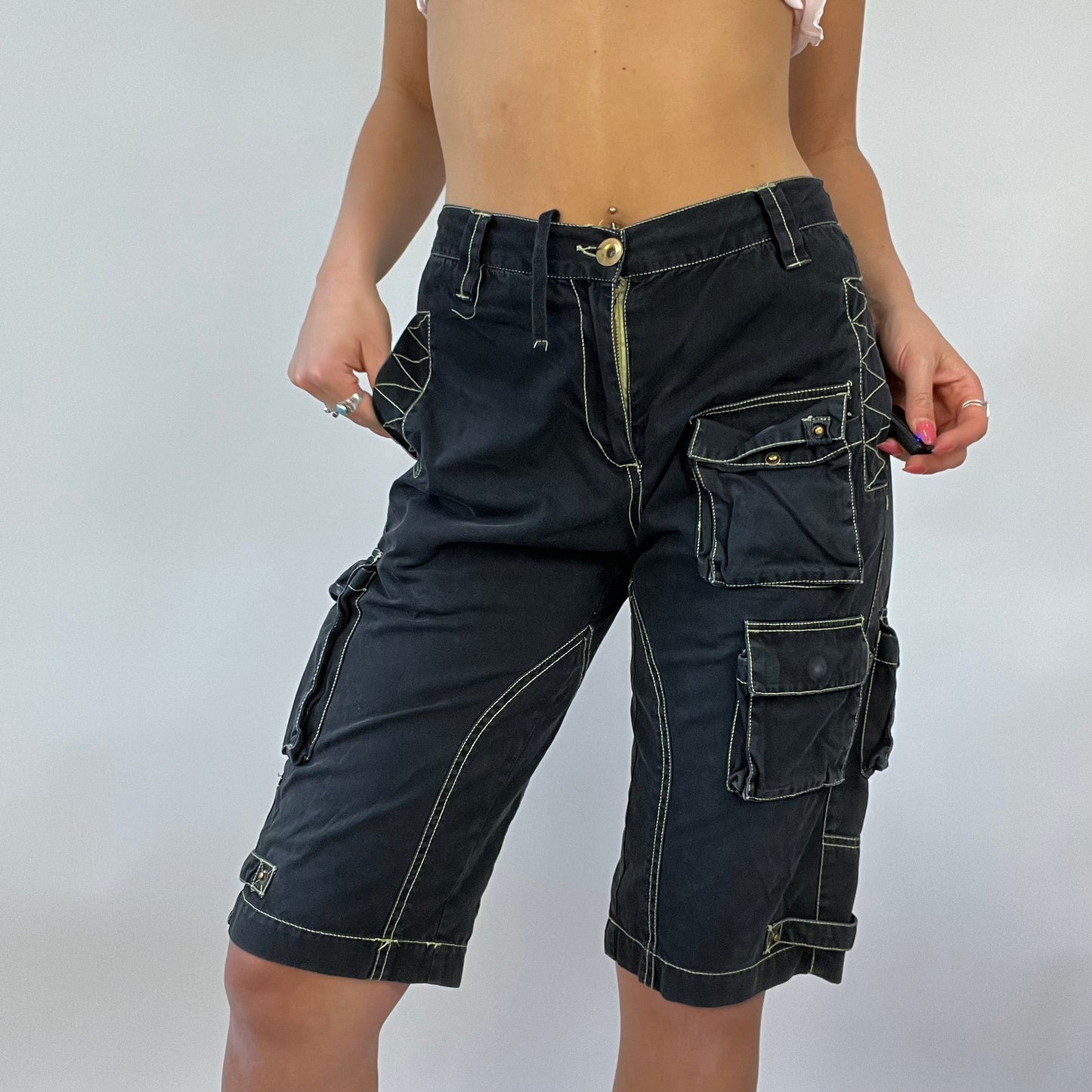 FESTIVAL DROP | black contrast stitch jorts - small