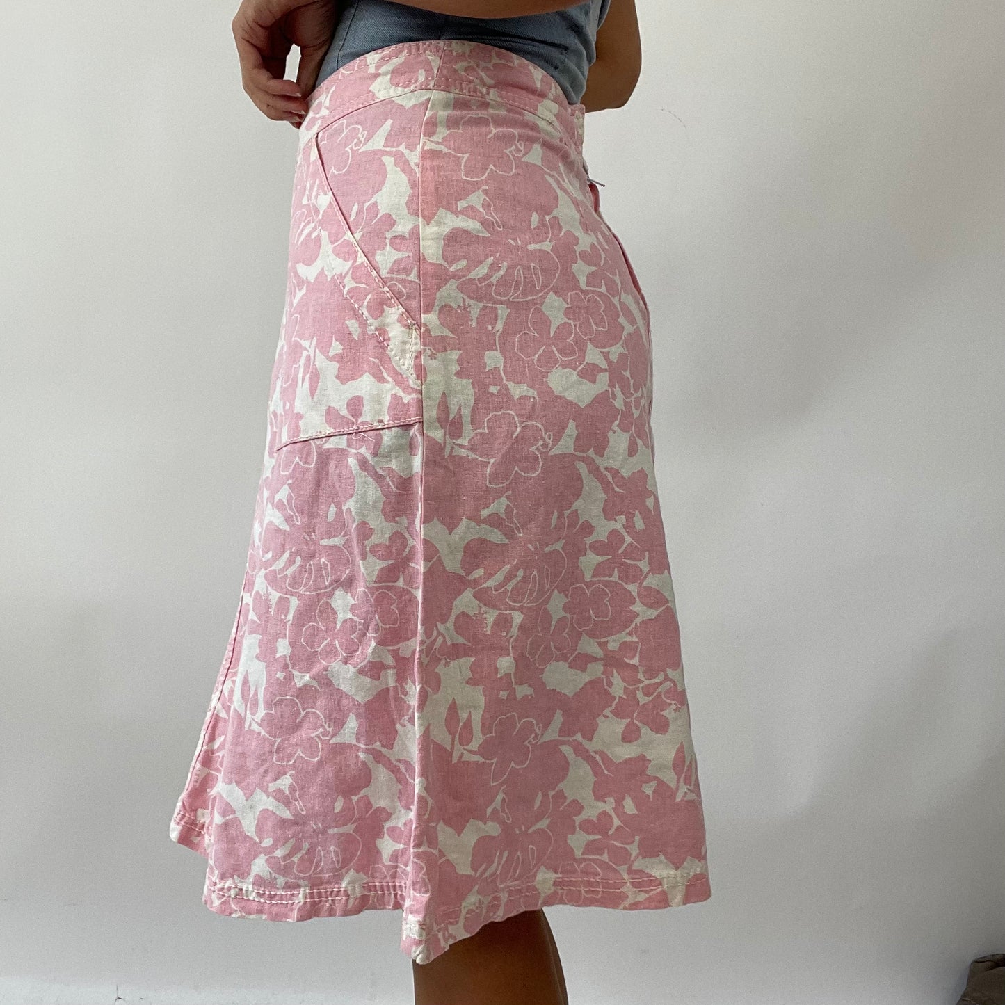 💻BARBIE DROP - flower power barbie | pink floral skirt - size small