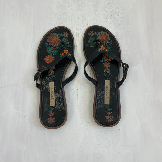 💻 TROPICAL GIRL DROP | size 5 black buckle flip flops with floral multicoloured embroidered details