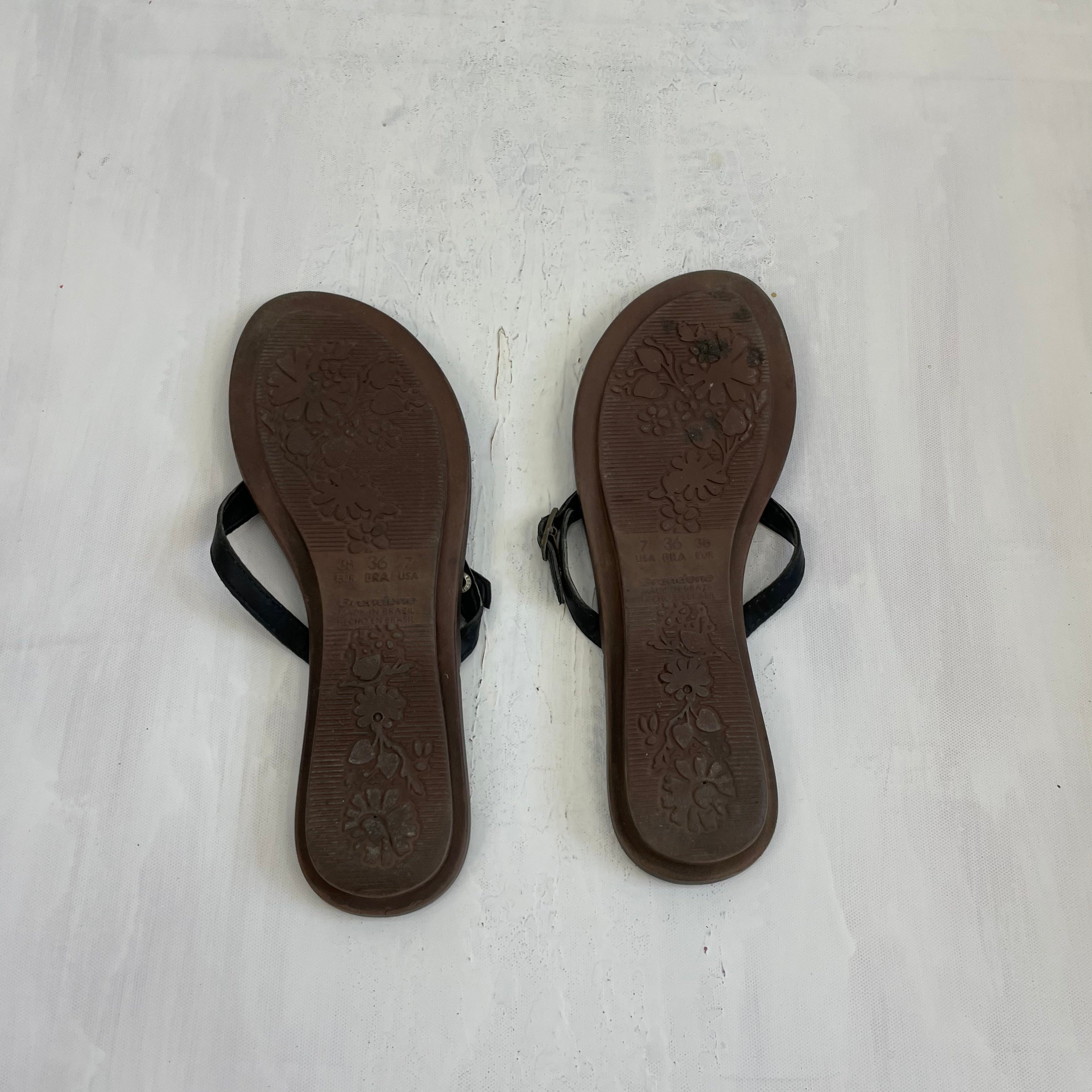 Ladies flip flops online size 5