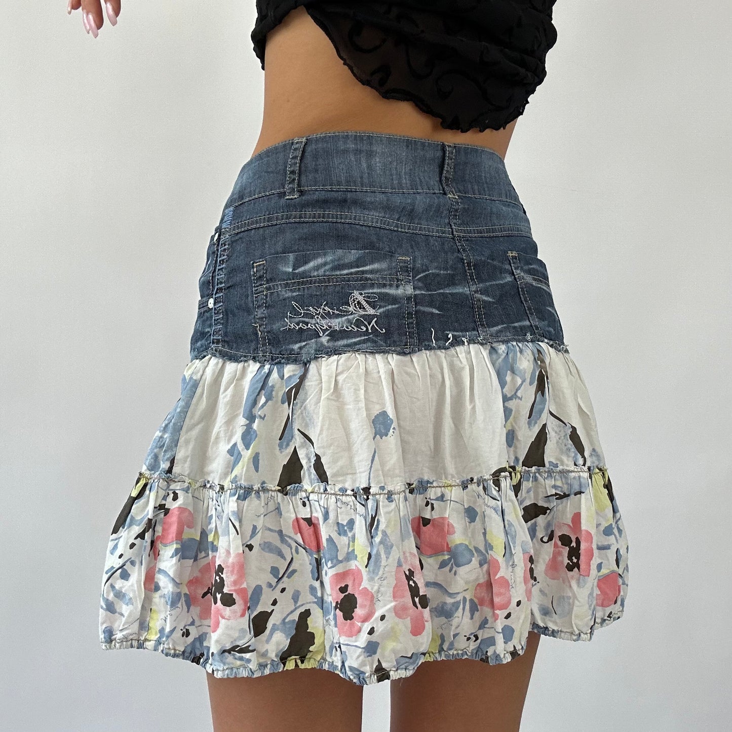 💻DAINTY DROP | small denim floral mini skirt
