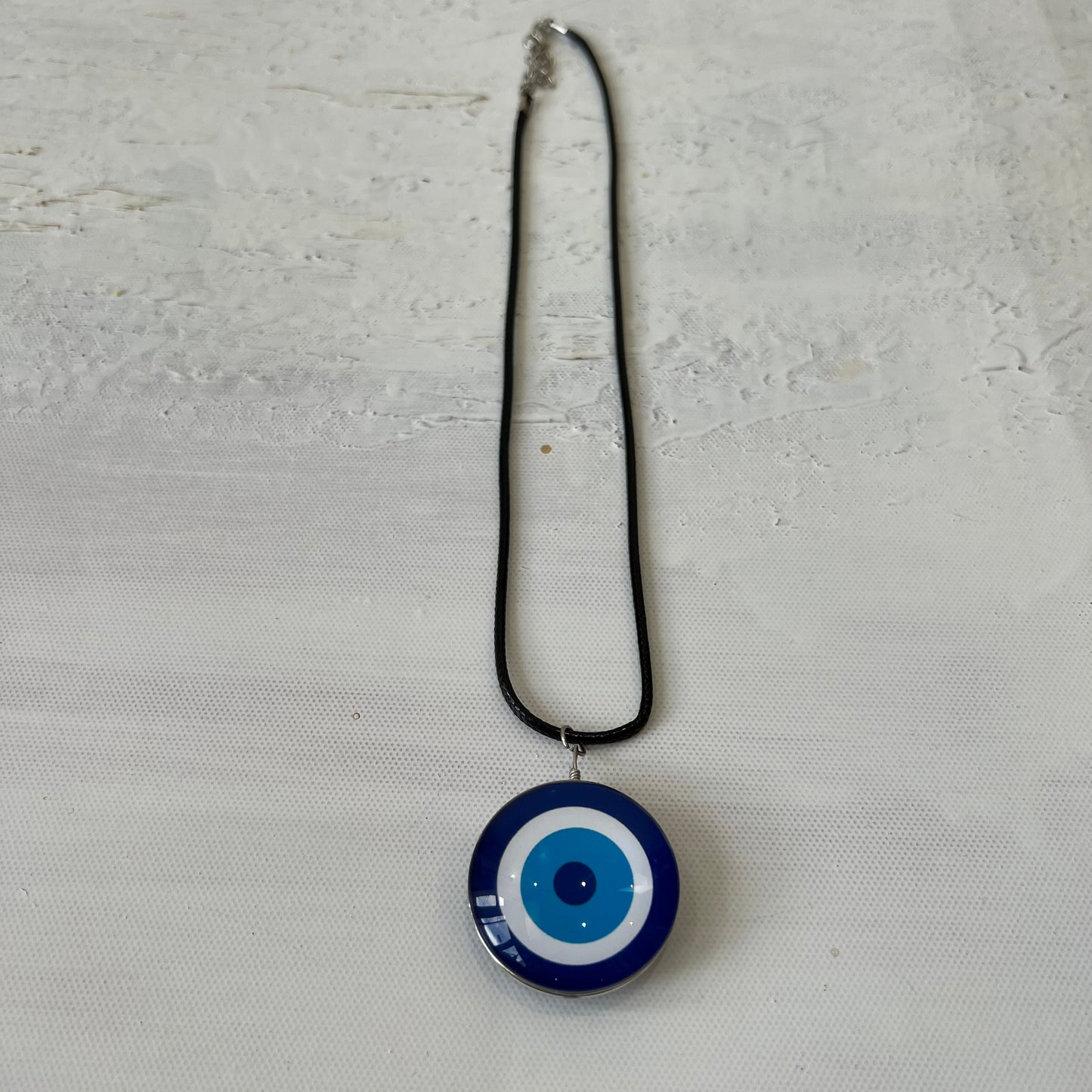 🎁 blue and white third eye pendant necklace